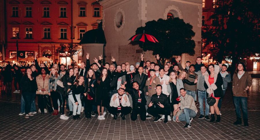 Krakow: Pub Crawl with 1 Hour of Unlimited Alcoholic Drinks - Starting at St. Wojciech Church, then going straight into party mode