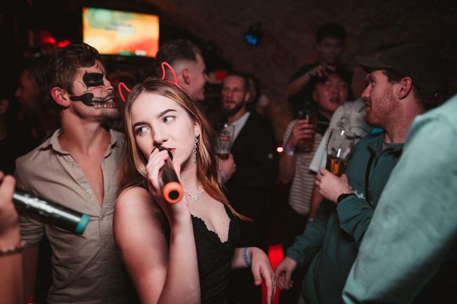 Krakow: Pub Crawl with 1 Hour of Unlimited Alcoholic Drinks - A party crawl can start awkward, and that is normal