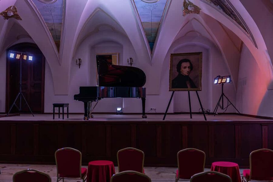 Kraków: Romantic Candlelight Chopin Piano Concert - What it feels like on the inside: intermission, attention, and candlelit focus