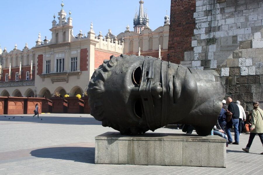 Krakow: Rynek Underground Guided Tour with Skip-the-Line - How skip-the-line changes the rhythm of your visit