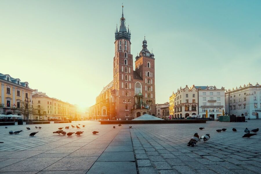 Krakow: Rynek Underground Museum Guided Tour - Multimedia exhibits: sound and light that explain the market rhythm