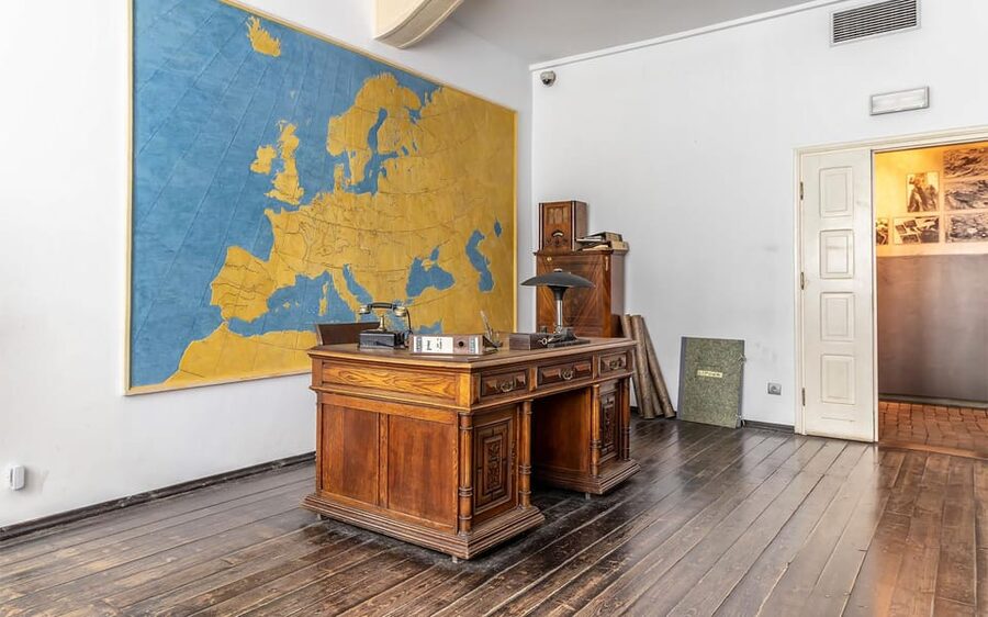 Krakow: Schindler's Factory Entry Ticket (Optional Guide) - Walking the exhibits: personal stories of occupation