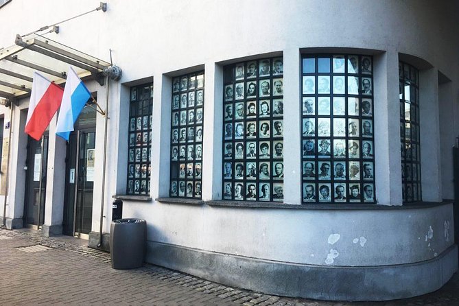 Krakow Schindler's Factory & Ghetto & Plaszow Camp Guided Tour - Ghetto Heroes Square and the chair monument: a powerful symbol with a clear meaning