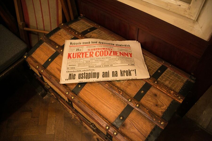 Krakow: Schindler's Factory, Jewish Ghetto & Salt Mine Tour - Why this 7-hour combo works in Krakow