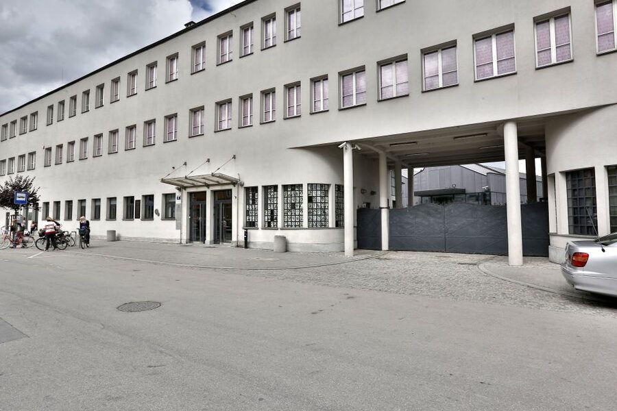 Krakow: Schindler's Factory Museum Guided Tour - Skip-the-Line, Headsets, and the Reality of Tight Space