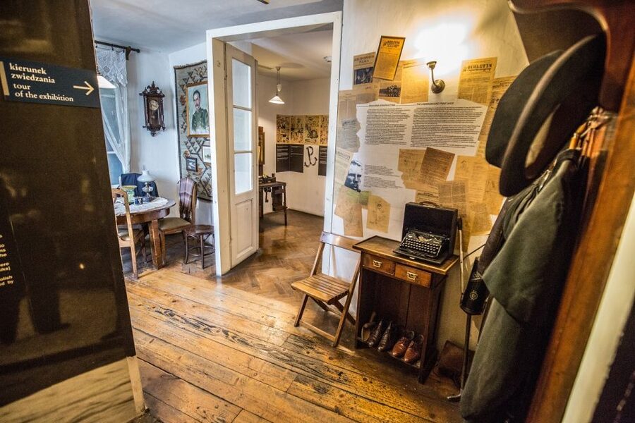 Krakow: Schindler’s Factory Tour & Skip-the-Line Entry - Should you book Schindler’s Factory with skip-the-line entry?