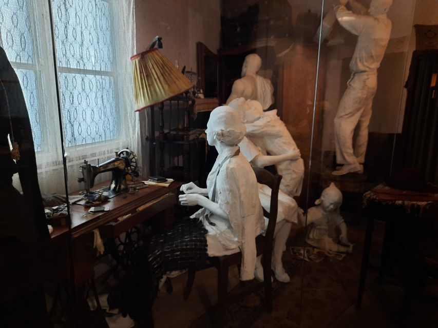 Krakow: Schindler's Factory Tour with Entrance Ticket - Why Schindler’s Factory feels different with a guide
