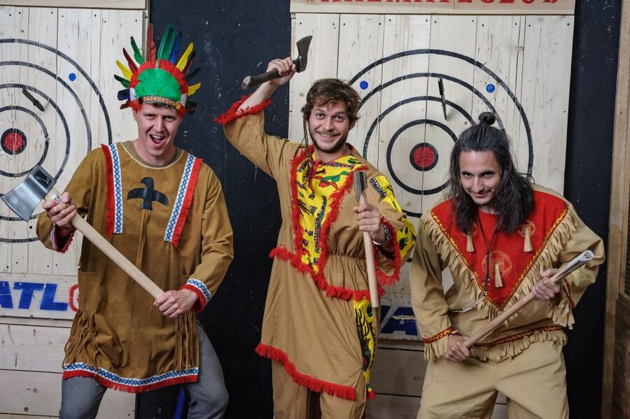 Kraków: Shurikens, Kunais, Knives, Tomahawks, Axes, Shooting - Lumberjack Axe Throwing, the Best Starting Point for Beginners
