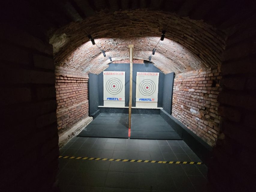 Kraków: Shurikens, Kunais, Knives, Tomahawks, Axes, Shooting - Darts, Because Aim Practice Should Keep Going