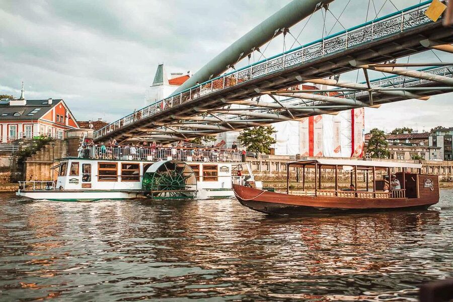 Krakow: Sightseeing Cruise by Vistula River - Manggha Centre and the Art-Through-Architecture Feeling of the River