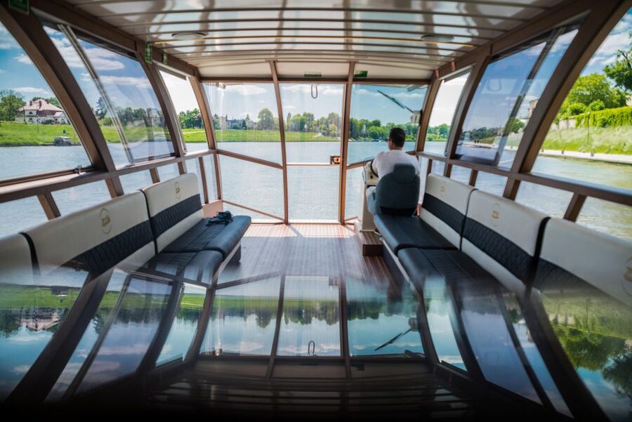 Krakow: Sightseeing Cruise on Vistula River with Audio Guide - The Audio Guide and What It Adds (Even When You Want to Go at Your Own Pace)