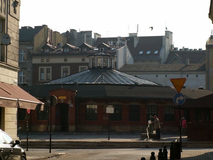 Krakow: Skip-the-line Oskar Schindler’s Museum Private Tour - Kazimierz District Add-On: From Museum Story to Real Neighborhood