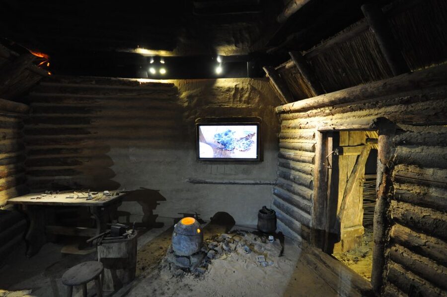 Krakow: Skip the Line Underground Museum and Old Town - From Underground Back to the UNESCO Old Town Walk