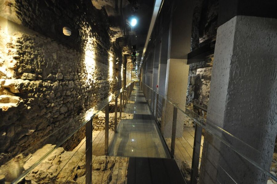 Krakow: Skip the Line Underground Museum and Old Town - Pace, Group Size, and Why It Matters for a 4-Hour Tour