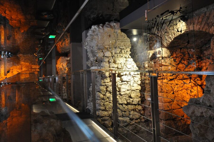 Krakow: Skip the Line Underground Museum and Old Town - Inside the Underground Museum: Former Streets, Cellars, and Finds