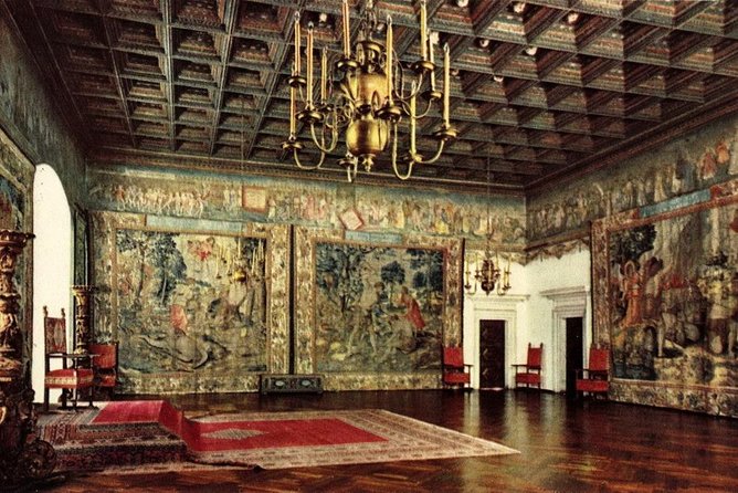 Krakow Skip The Line Wawel Castle and Cathedral Private Tour - Lost Wawel during March 13 to April 23 construction