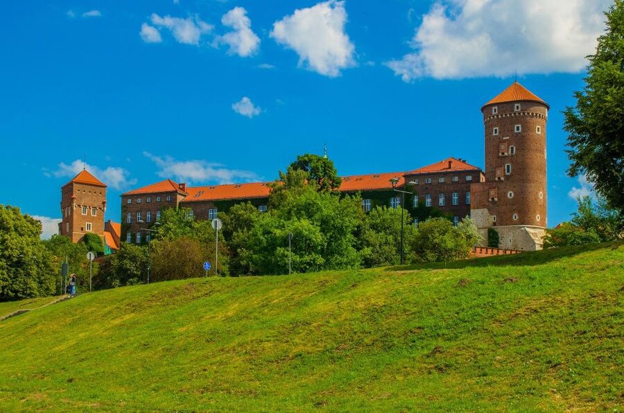 Krakow: Skip-the-Line Wawel Castle and Hill Guided Tour - Price and Value: Is $135 Worth Skip-the-Line Access?