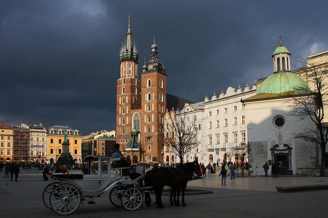 Krakow: Skip-the-Line Wawel Castle & Old Town Guided Tour - Key Points I’d Prioritize Before You Go