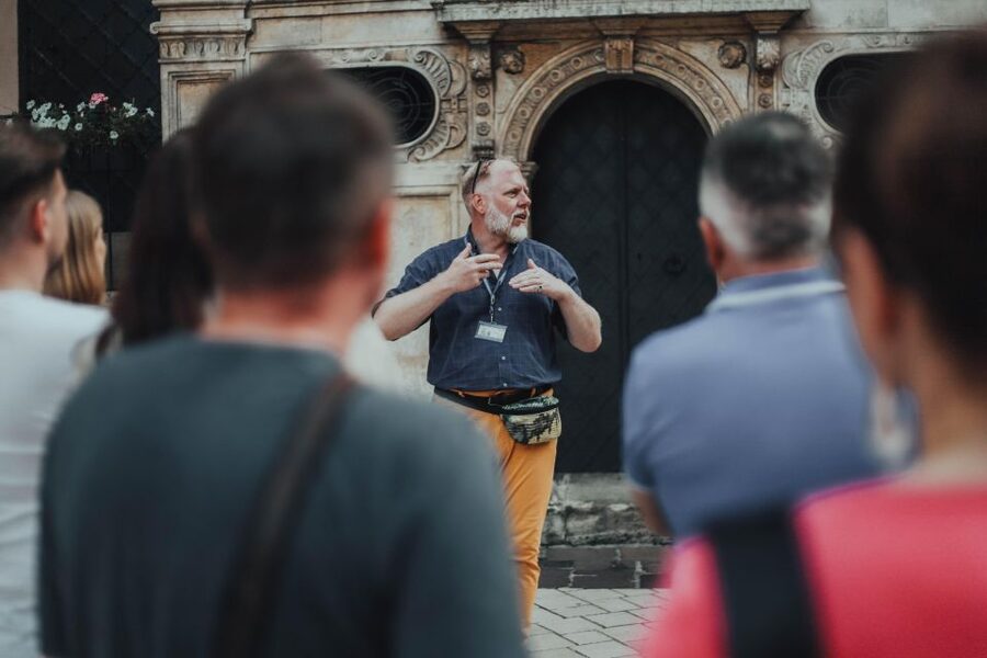 Krakow: Spooky Tales Guided Walking Tour - Meeting point and route flow: Hotel Polski to Mały Rynek
