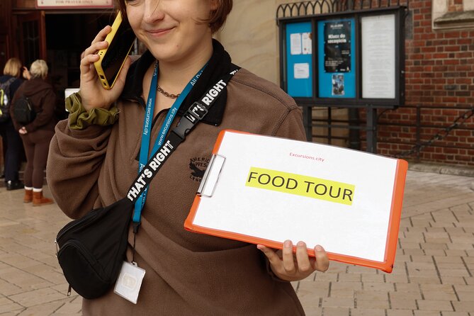 Krakow: Street Food Walking Tour - Kiełbasa, Pickles, and Oscypek/Bundz: The Stops That Add Variety