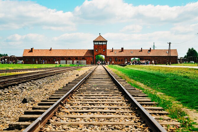 Krakow to Auschwitz-Birkenau Live Guided Tour & Hotel Pick-up - Who this Auschwitz-Birkenau tour suits best