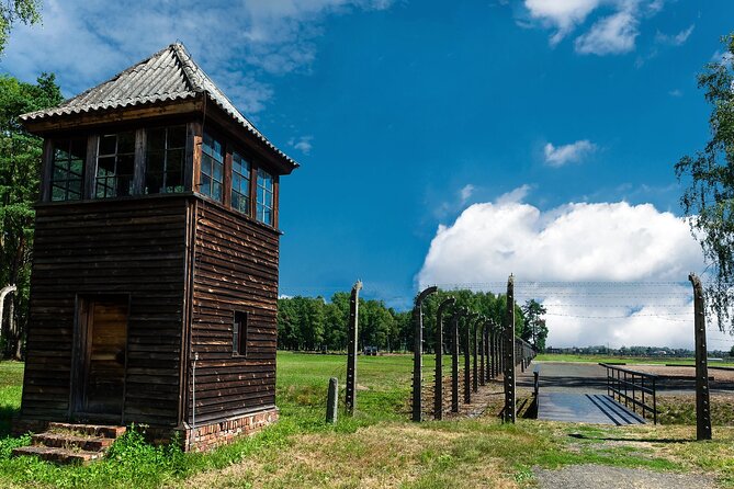 Krakow to Auschwitz-Birkenau: Private Round-Trip Experience - Vehicle choice and comfort for a private group of 1 to 8