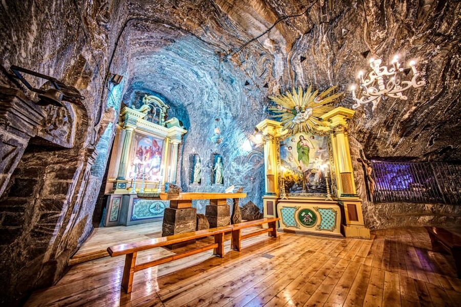 Krakow: UNESCO Underground Boat Expedition & Salt Mine Tour - Bochnia Salt Mine and the underground boat-and-train idea