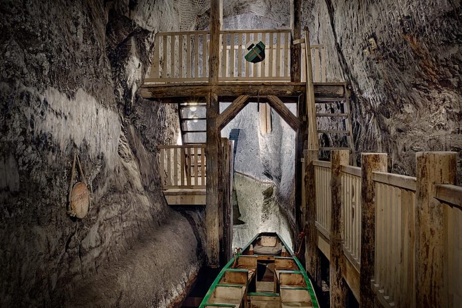 Krakow: UNESCO Underground Boat Expedition & Salt Mine Tour - Inside the mine: the guided museum time and your walking reality
