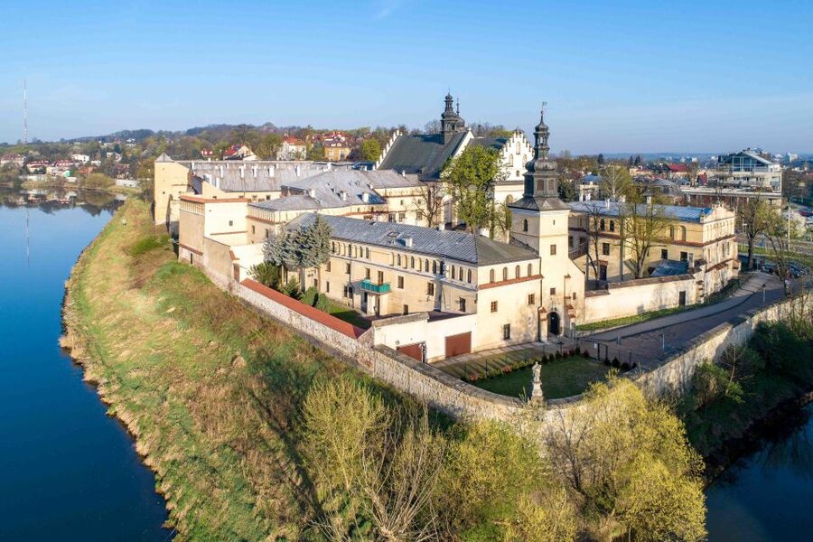 Krakow: Vistula River Cruise with Historical Views - Podgórze and Kazimierz: River Views of the Jewish Quarter Area