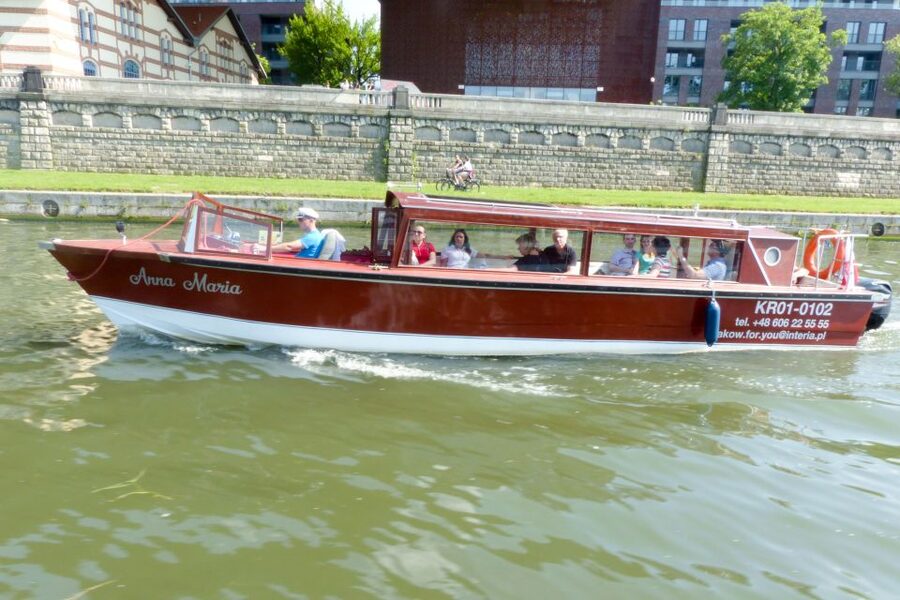 Krakow: Vistula River Cruise with Historical Views - Comfort, Weather, and Where to Position Yourself