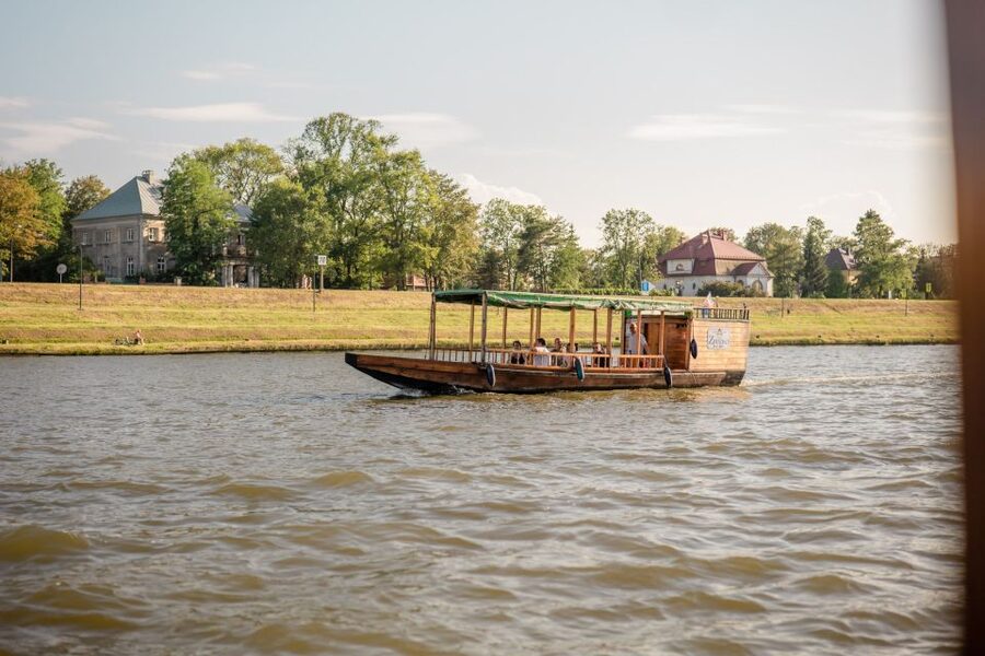 Krakow: Vistula River Sightseeing Cruise ️ - Who this cruise suits best