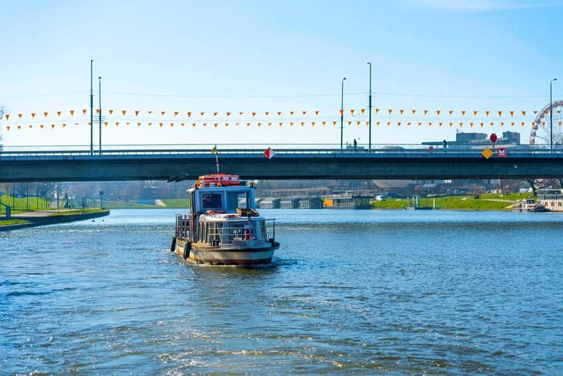 Krakow: Vistula River Sightseeing Cruise with Audio Guide - Ships, Crew, and the Small-Tour Comfort Factor