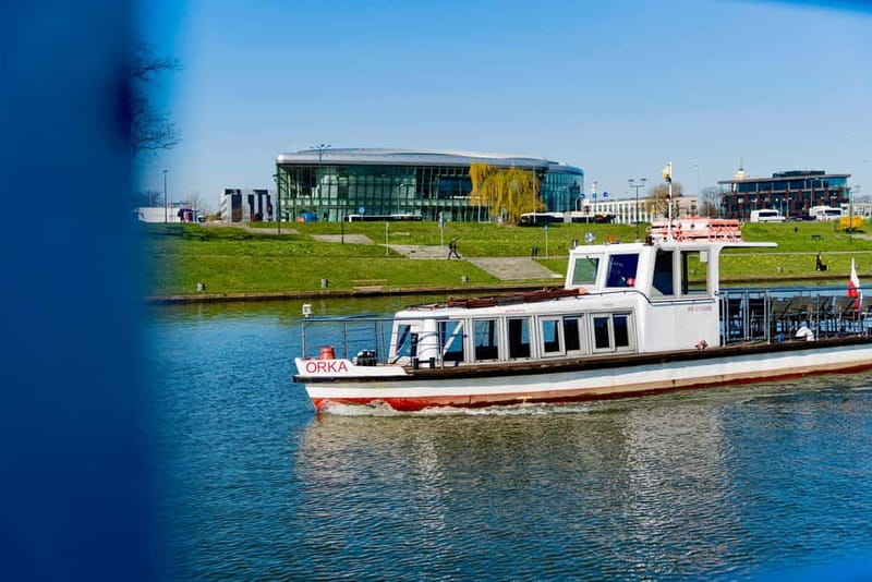 Krakow: Vistula River Sightseeing Cruise with Audio Guide - When to Go and What to Wear for Better Deck Time
