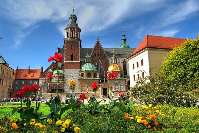 Krakow Walking Tour with Audioguide on Your Smartphone - Market Square, why it still feels like the center