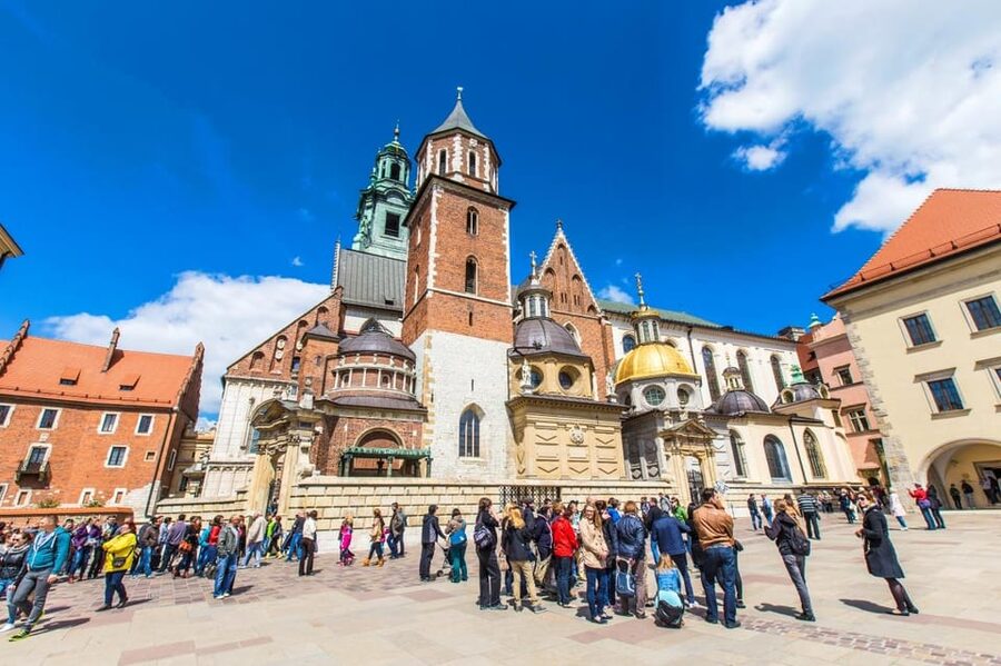 Krakow: Wawel Castle and Cathedral Guided Tour - Wawel Cathedral: crowns, chapels, and the architecture that does not whisper