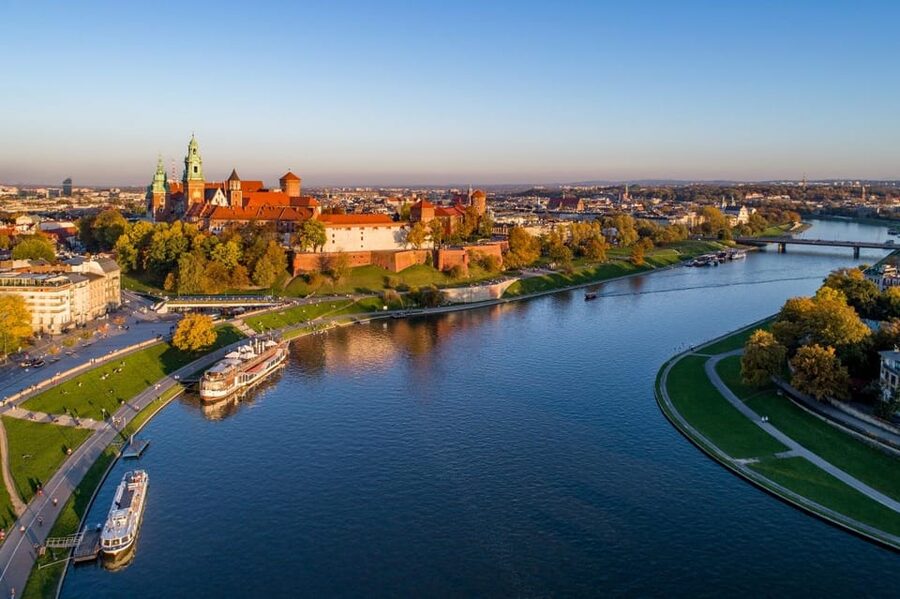 Krakow: Wawel Castle and Cathedral Guided Tour - Who should book this Wawel Castle and Cathedral tour