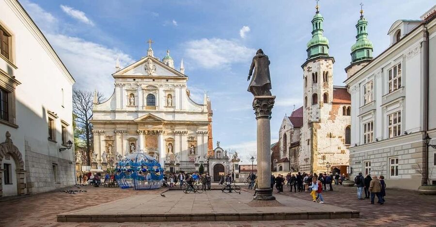 Krakow: Wawel Castle & Cathedral, Old Town & City Basilica - Wawel Castle State Rooms: art, power, and the rooms you actually remember