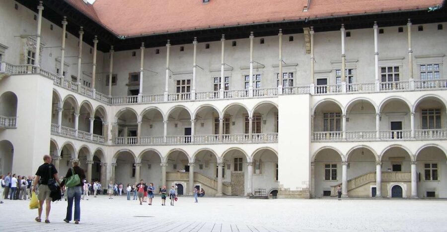 Krakow: Wawel Castle Guided Tour - Where skip-the-line helps most at Wawel