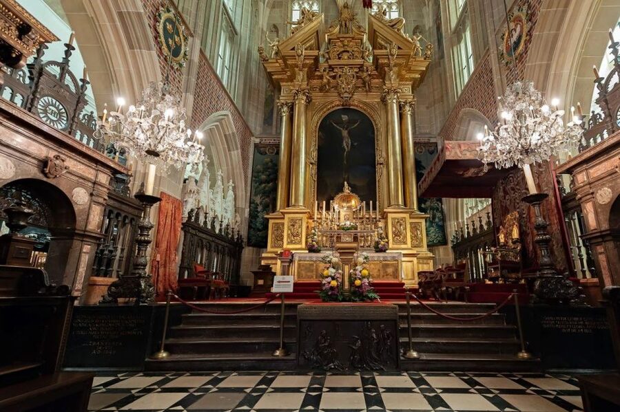 Krakow: Wawel Castle, St. Mary’s & Rynek Underground Tour - Wawel Castle State Rooms and the art of a royal crossroads