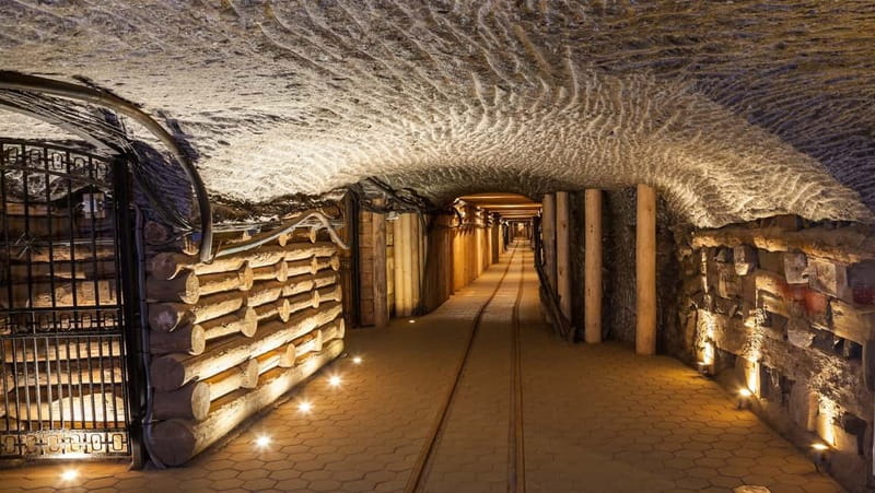 Kraków: Wieliczka Salt Mine Guided Tour with Transfer - Key takeaways before you go