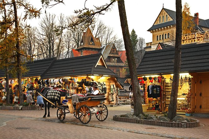 Krakow–Zakopane: Cable Car, Chocholow Baths, Cheese & Vodka - Witów hut stop: real cheese and regional vodka tasting