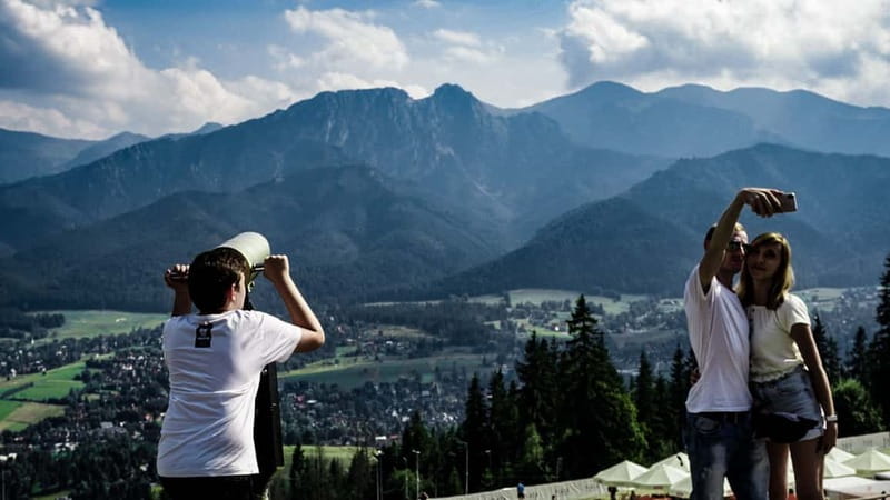 Krakow: Zakopane Cable Car, Spirits, Tasting & Thermal Baths - Witów: oscypek and spirits tasting that actually feels local