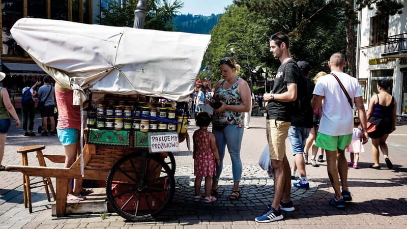 Krakow: Zakopane Cable Car, Spirits, Tasting & Thermal Baths - Gubałówka Hill funicular: the views stop being optional