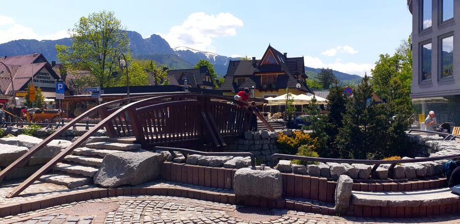 Krakow: Zakopane, Funicular, Cheese, and Highland Day Trip - Bacówka Cheese and Local Alcohol: Your Real Taste of the Tatras