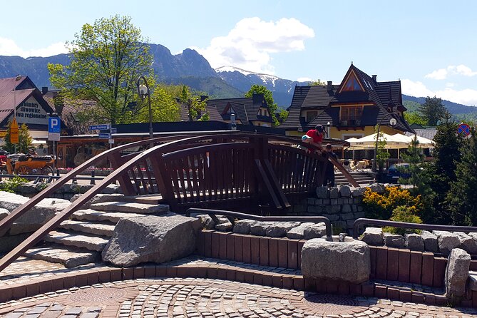 Krakow - Zakopane: Funicular, Cheese and Highland Highlights - Oscypek cheese testing: the food stop that makes the day memorable