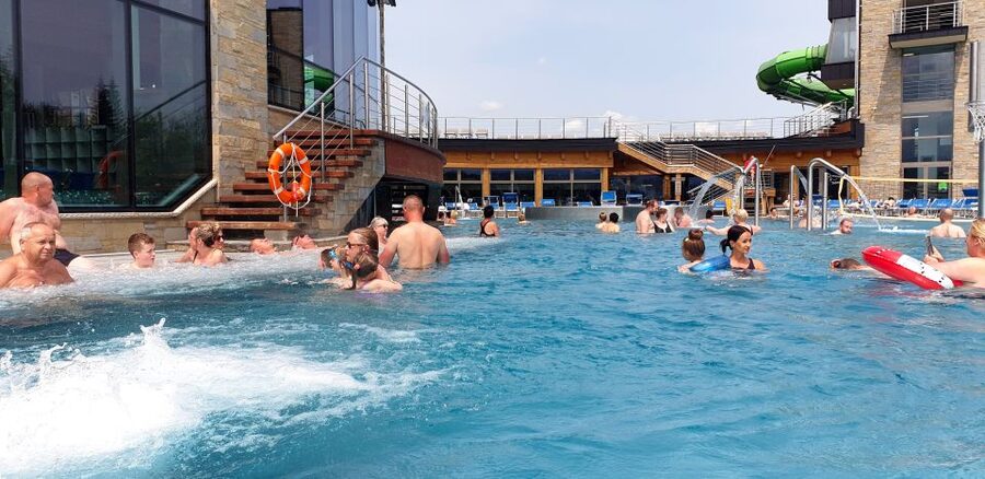 Krakow: Zakopane, Gubałówka & Thermal Baths – Full-Day Tour - Cheese Factory Stop: Oscypek and Highlander Spirits, Done the Local Way