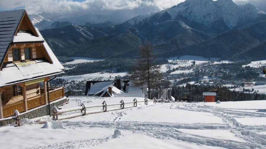 KRAKOW ZAKOPANE TOUR CABLE CAR THERMAL BATHS & HOTEL PICKUP - Chochołów Traditional Wooden Village: Real Highlander Atmosphere