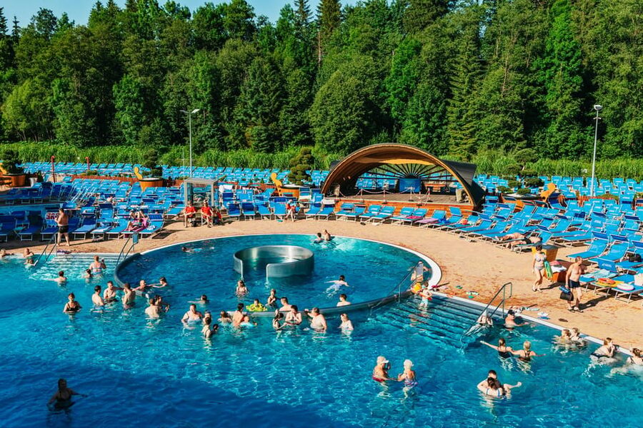 Krakow: Zakopane Tour with Thermal Baths, Cable Car & Pickup - Kraków pickup to the Podhale road, long day energy included