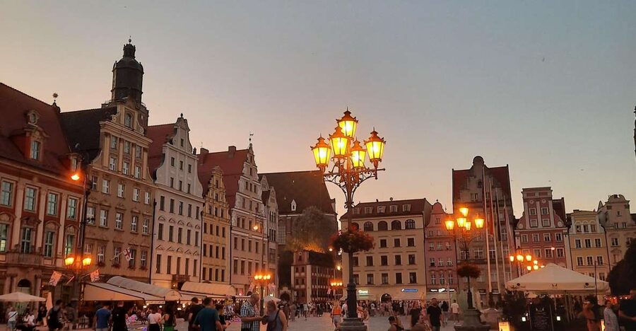 Legends of Old Town 1 Hour Walking Tour in Wroclaw (English) - Meeting at Krasnal Papa by Café Barbara on Świdnicka 8B