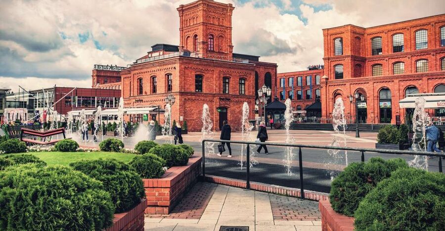 Lodz: Private City Walking Tour - Street art murals: what you’re really seeing on Piotrkowska